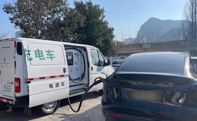 魏县汽车搭电